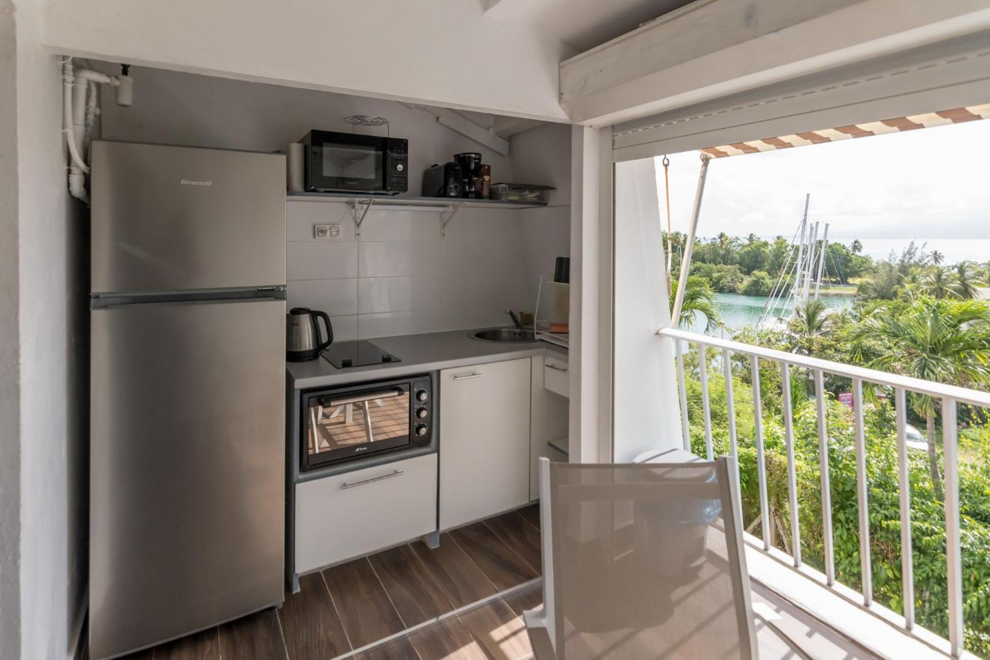 Superbe Studio En Duplex, Vue Sur Mer Et Piscine Lägenhet Le Gosier  Exteriör bild