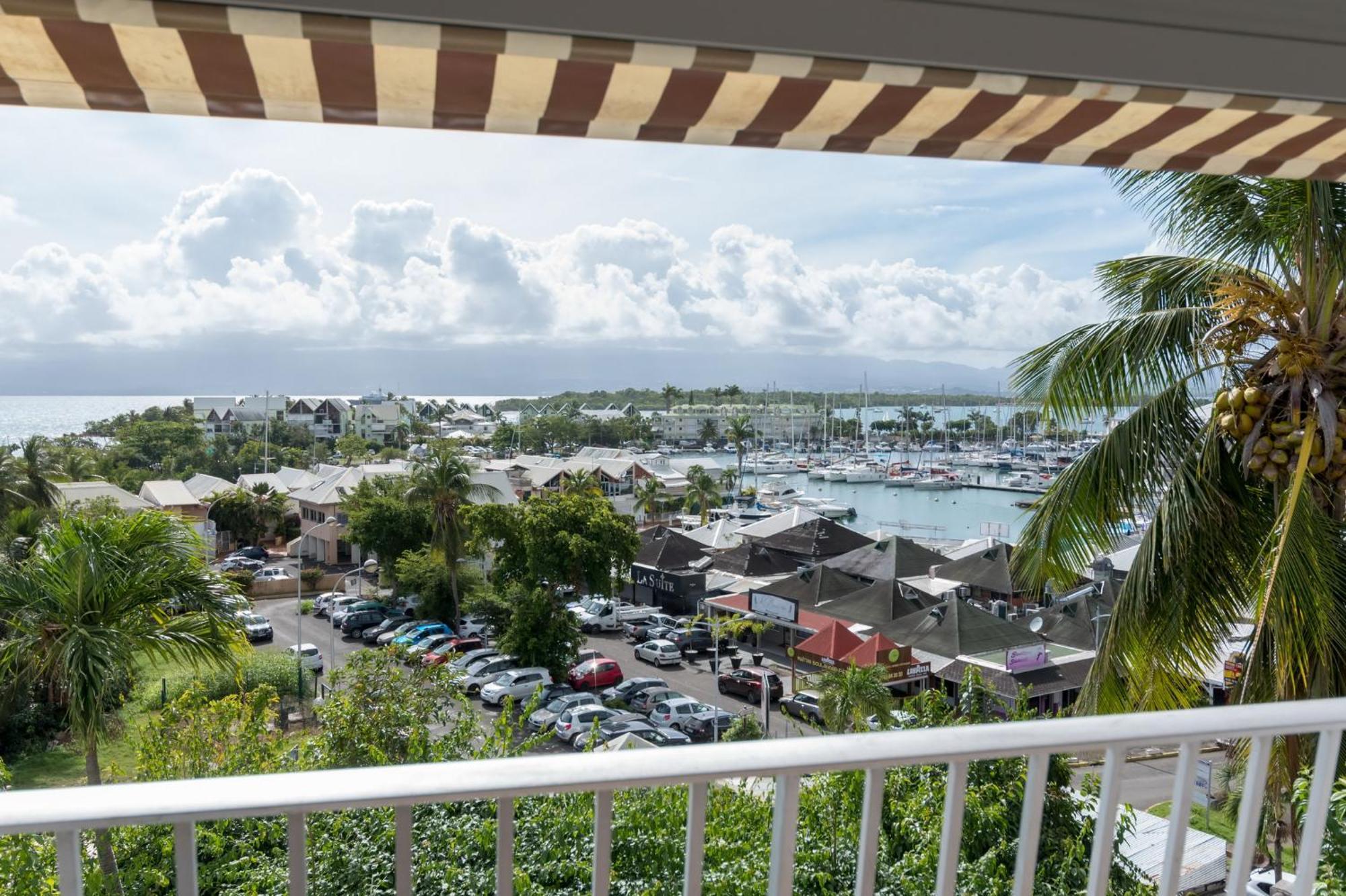 Superbe Studio En Duplex, Vue Sur Mer Et Piscine Lägenhet Le Gosier  Exteriör bild