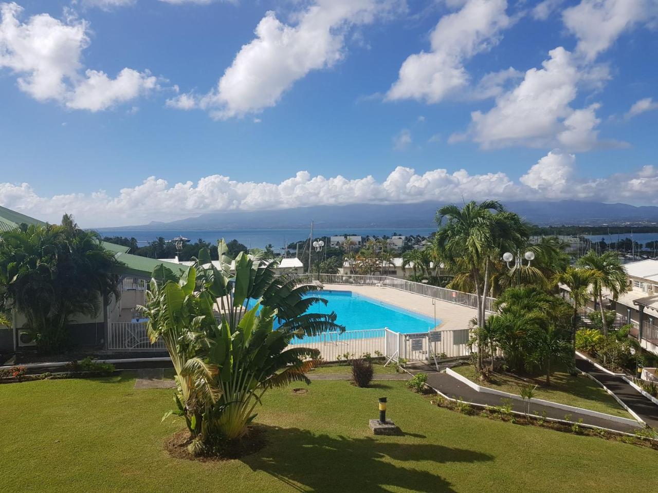 Superbe Studio En Duplex, Vue Sur Mer Et Piscine Lägenhet Le Gosier  Exteriör bild